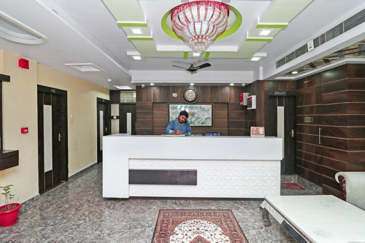 Oyo 15169 Hotel Rk Inn Λάκναου Εξωτερικό φωτογραφία