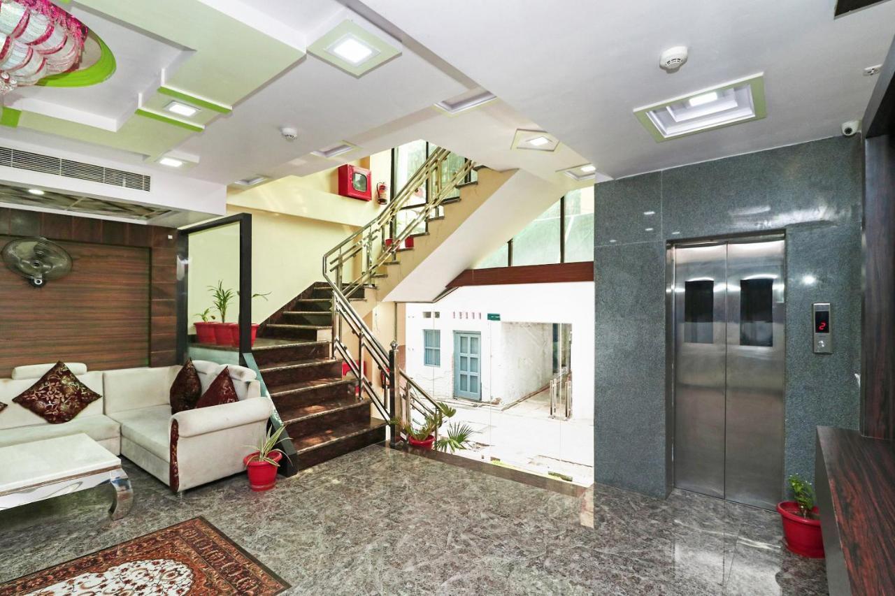 Oyo 15169 Hotel Rk Inn Λάκναου Εξωτερικό φωτογραφία
