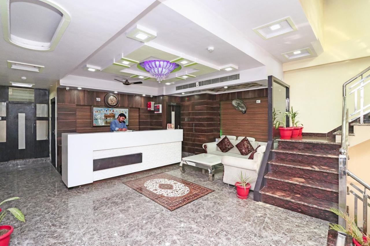 Oyo 15169 Hotel Rk Inn Λάκναου Εξωτερικό φωτογραφία