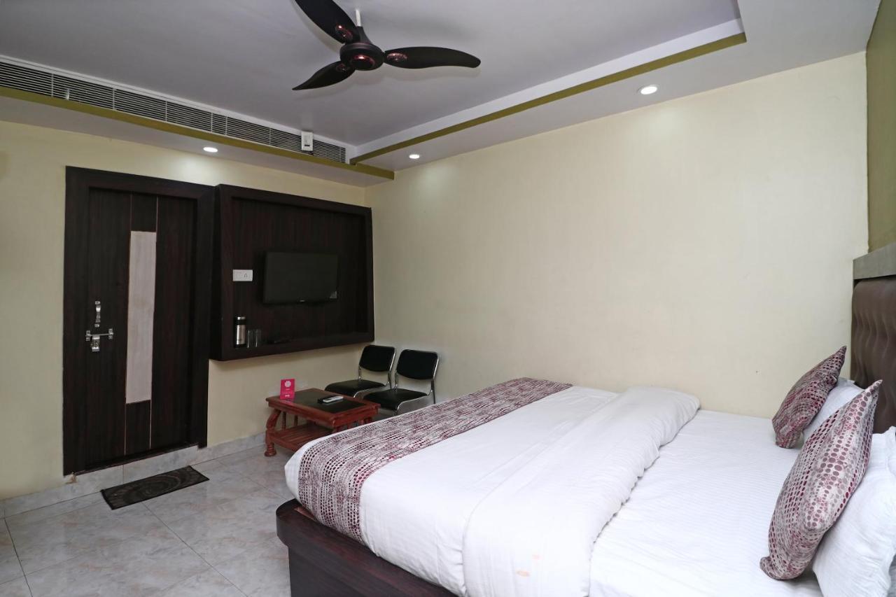 Oyo 15169 Hotel Rk Inn Λάκναου Εξωτερικό φωτογραφία