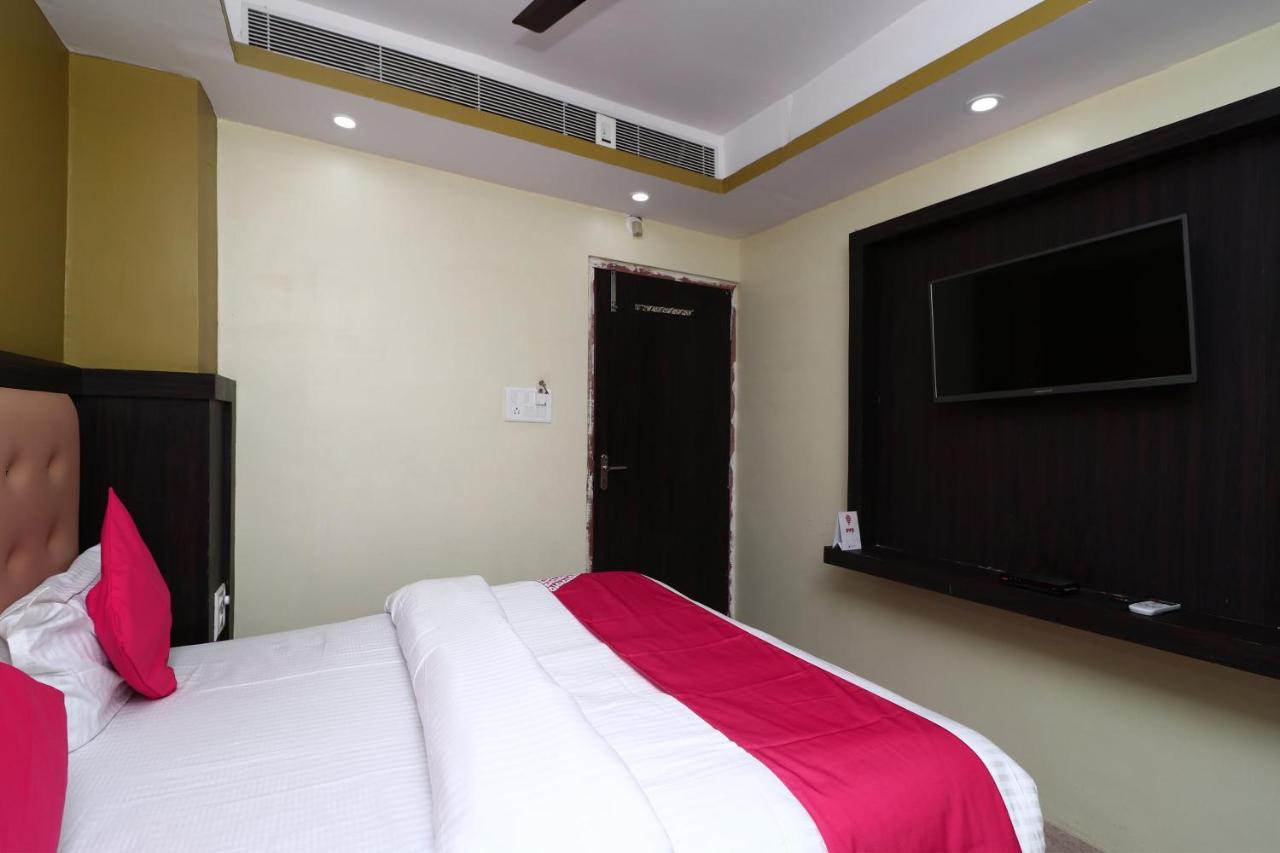 Oyo 15169 Hotel Rk Inn Λάκναου Εξωτερικό φωτογραφία