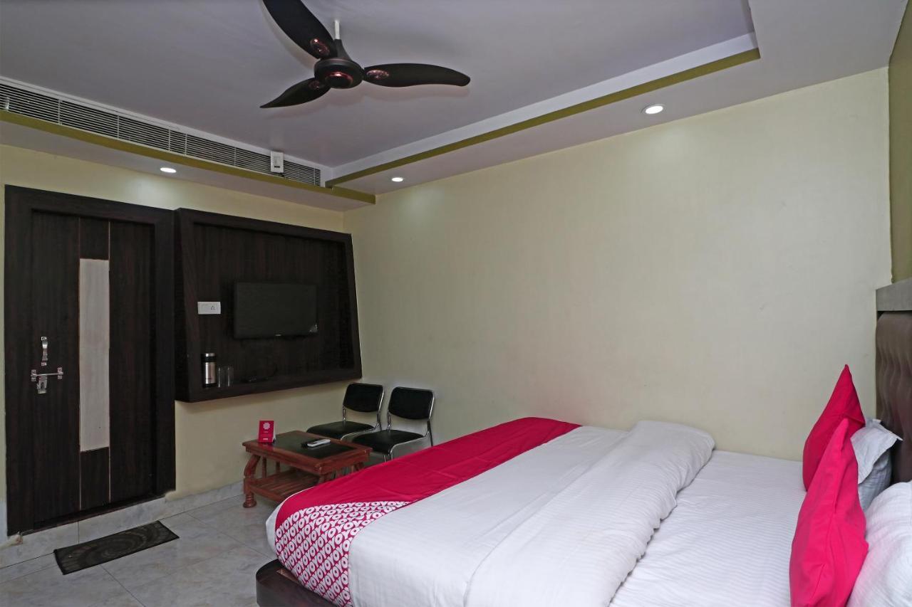 Oyo 15169 Hotel Rk Inn Λάκναου Εξωτερικό φωτογραφία