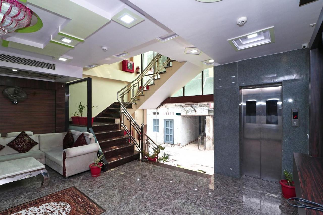 Oyo 15169 Hotel Rk Inn Λάκναου Εξωτερικό φωτογραφία