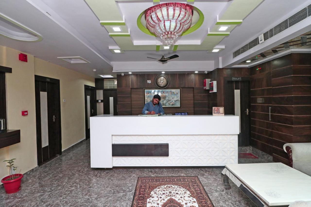 Oyo 15169 Hotel Rk Inn Λάκναου Εξωτερικό φωτογραφία