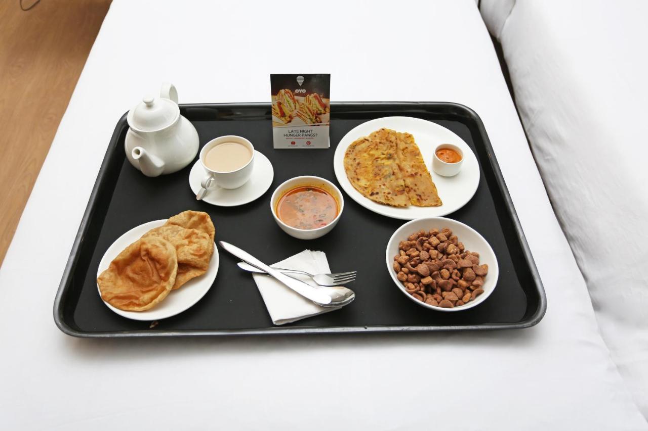 Oyo 15169 Hotel Rk Inn Λάκναου Εξωτερικό φωτογραφία
