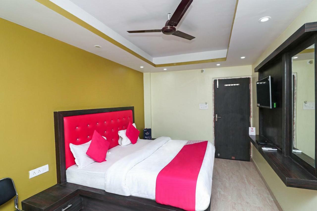 Oyo 15169 Hotel Rk Inn Λάκναου Εξωτερικό φωτογραφία