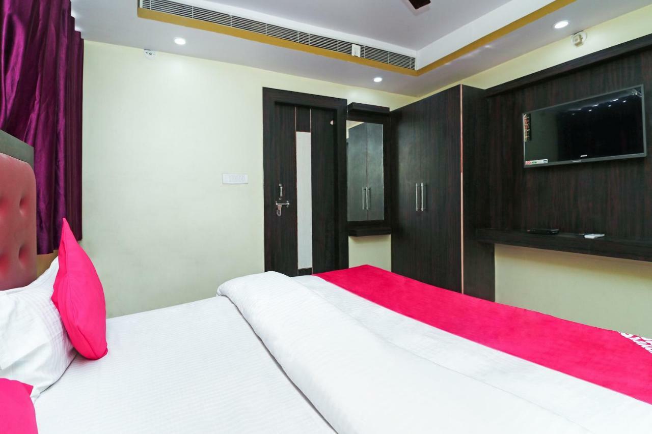 Oyo 15169 Hotel Rk Inn Λάκναου Εξωτερικό φωτογραφία