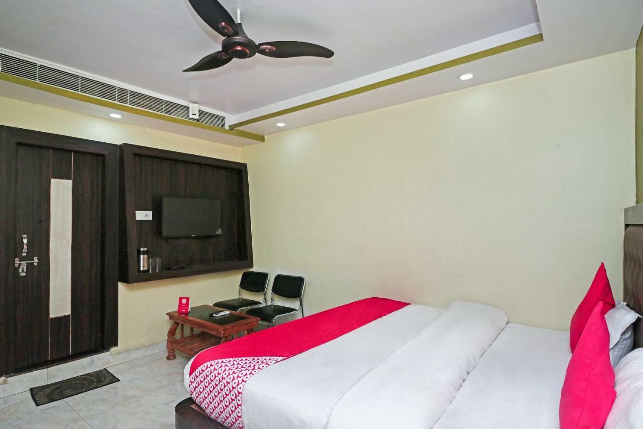 Oyo 15169 Hotel Rk Inn Λάκναου Εξωτερικό φωτογραφία