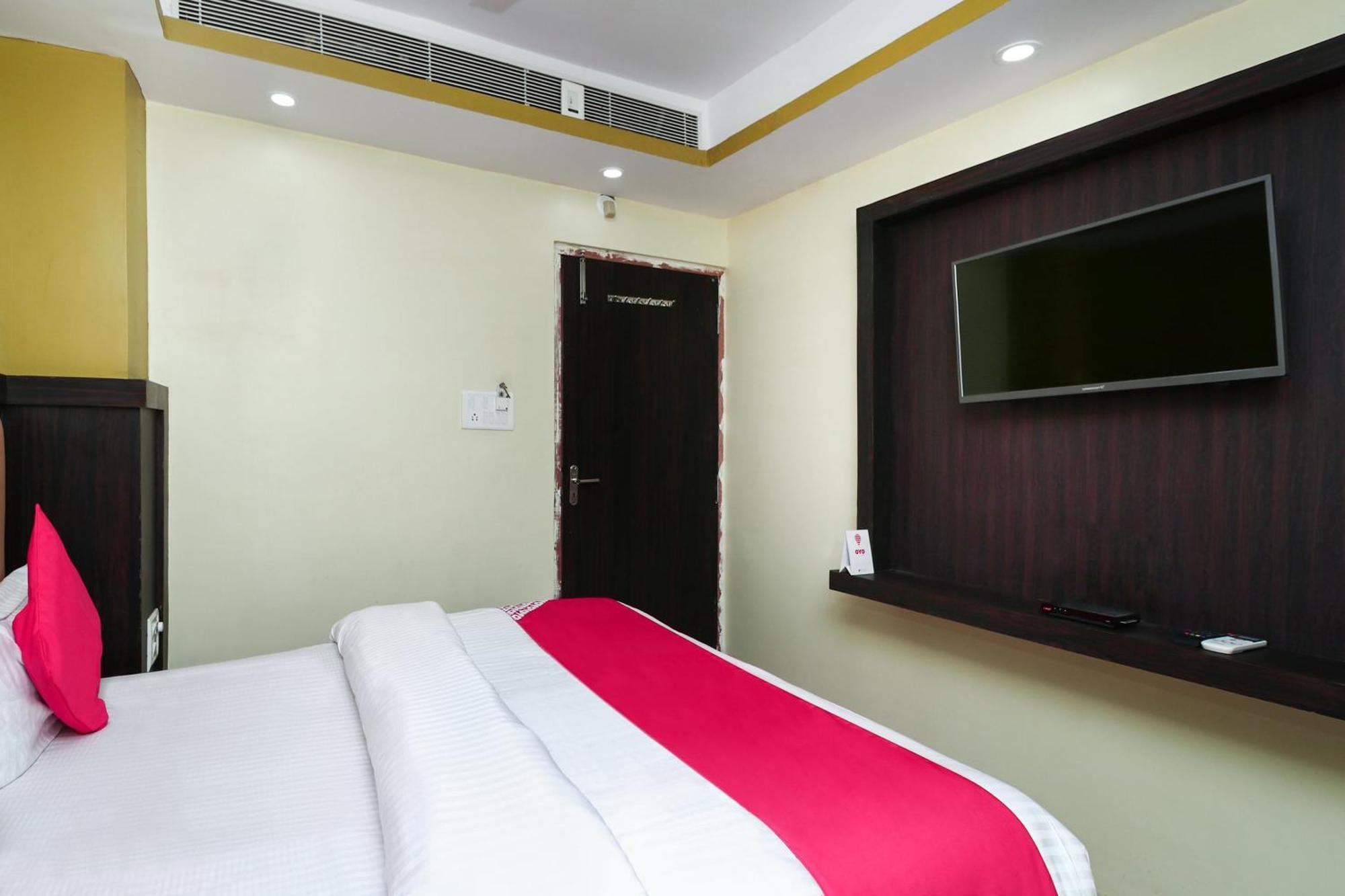 Oyo 15169 Hotel Rk Inn Λάκναου Εξωτερικό φωτογραφία