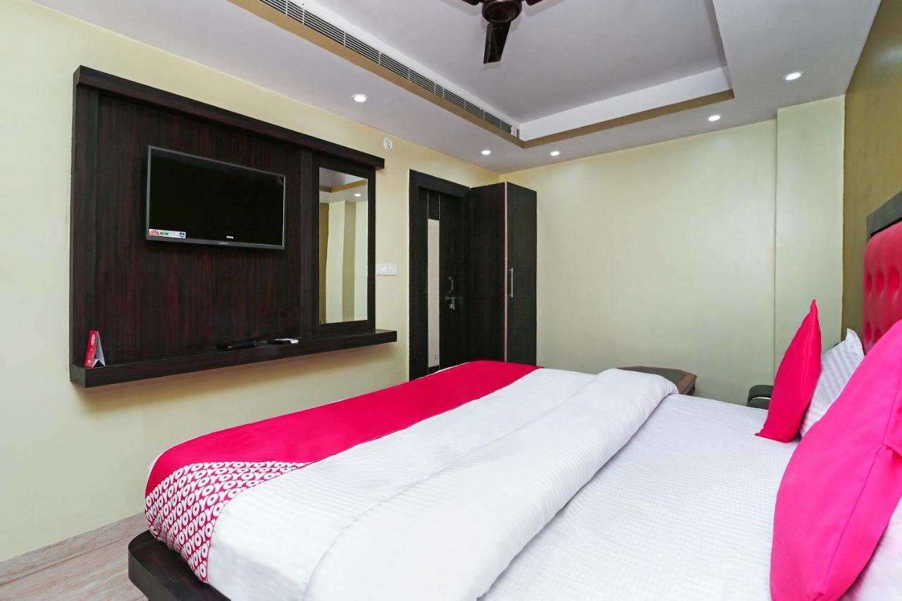 Oyo 15169 Hotel Rk Inn Λάκναου Εξωτερικό φωτογραφία